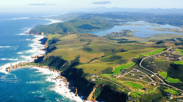 Luftaufnahme der Garden Route bei Knysna in Südafrika