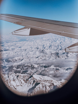 Dans l'avion avec des enfants