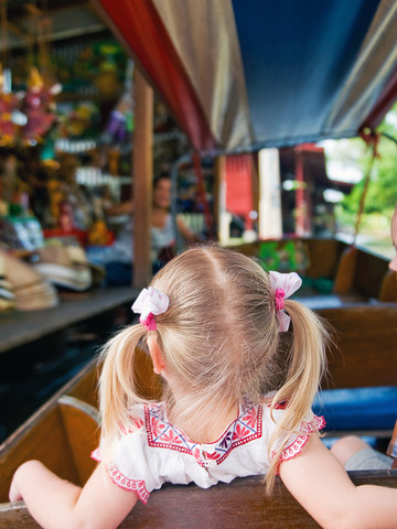 Family traveller in Thailand