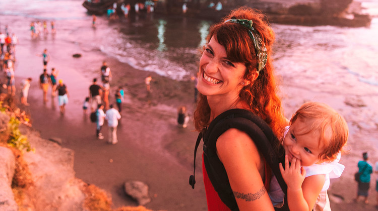 Voyager avec un porte bébé à Bali.