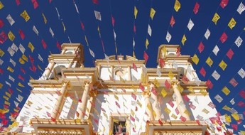 Iglesia decorada en San Cristóbal de las Casas, Chiapas, México