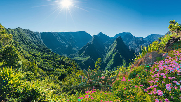 Panorama sur le cirque de Mafate sur l'île de La Réunion