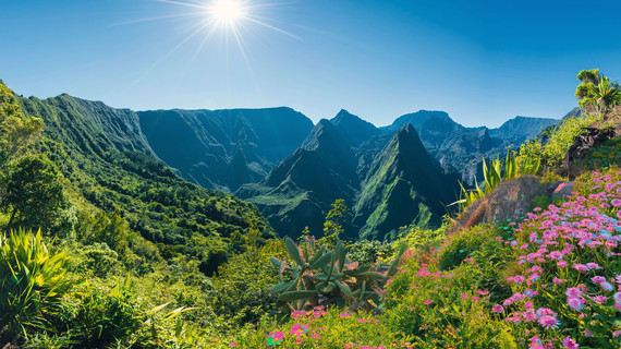 Panorama sur le cirque de Mafate sur l'île de La Réunion